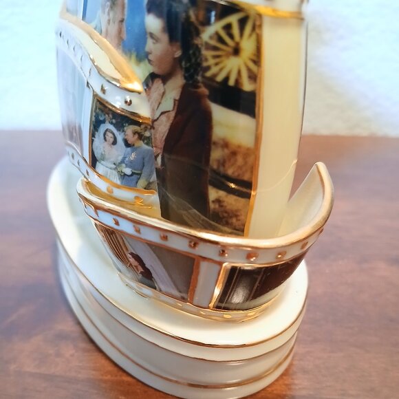 Bradford Exchange "Love's Embrace" Gone With The Wind - Picture 5 of 8